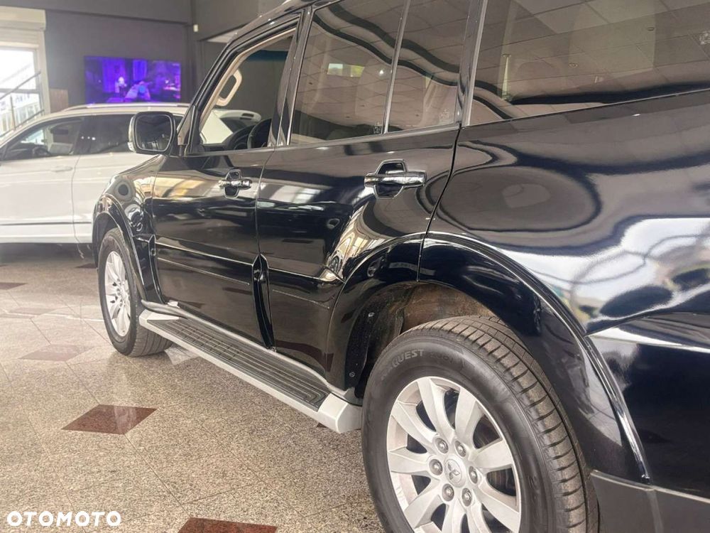 Mitsubishi Pajero - 18