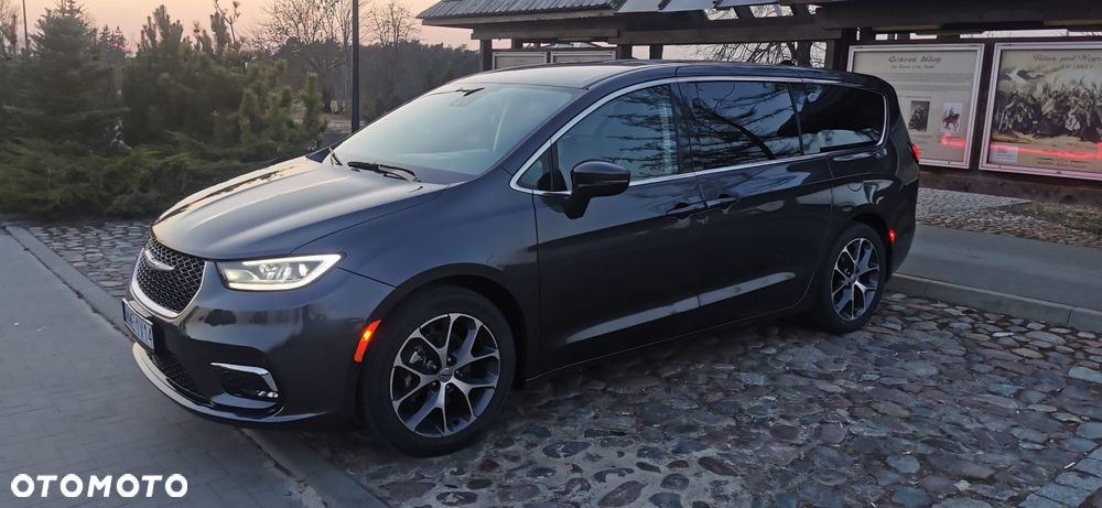 Chrysler Pacifica - 3