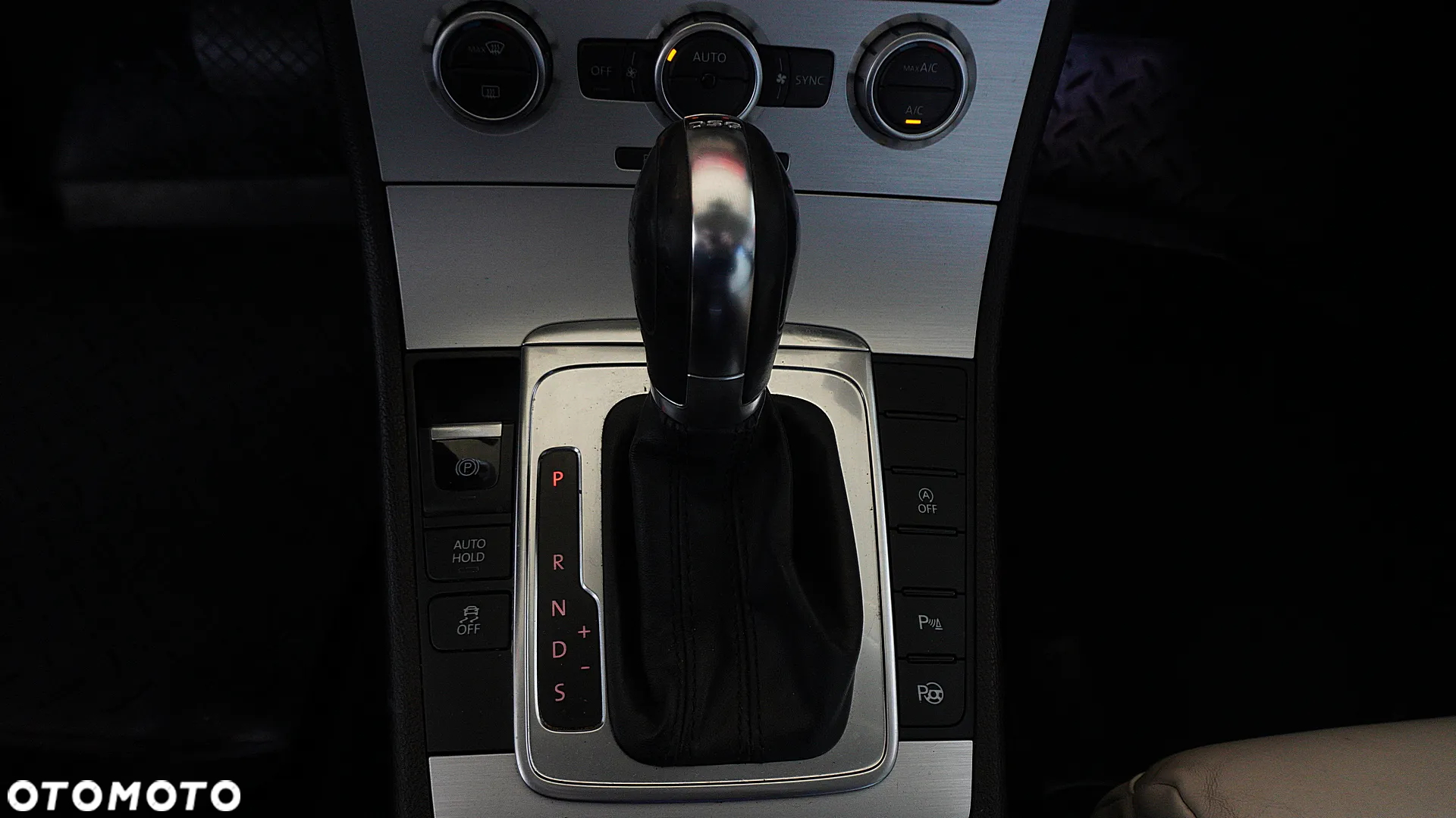 Volkswagen CC 2.0 TDI BlueMotion Technology DSG - 38