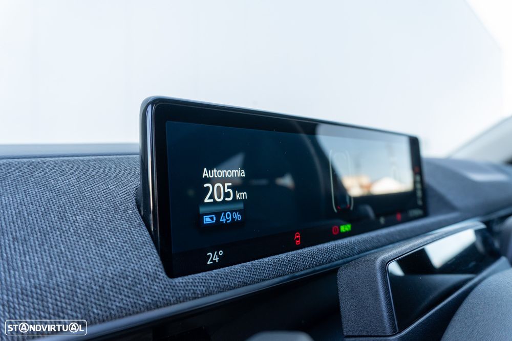 Ford Mustang Mach-E 75.7 kWh Premium AWD - 25