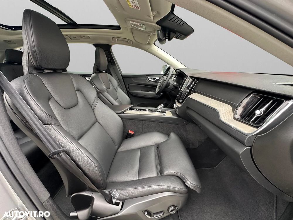 Volvo XC 60 Recharge T6 Twin Engine eAWD Inscription Expression - 17