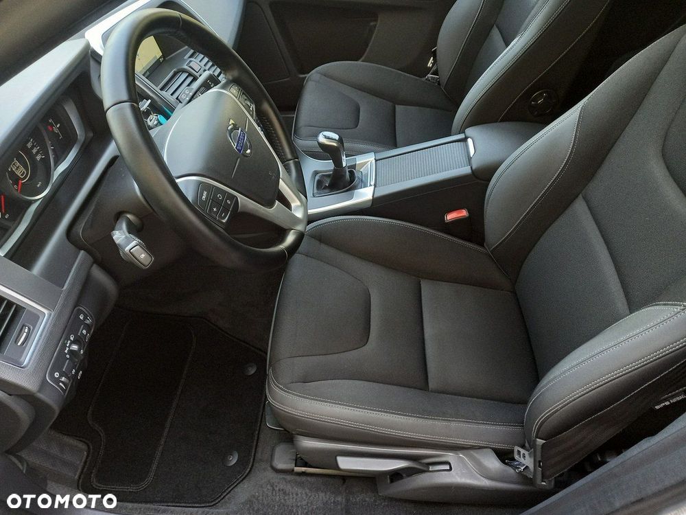 Volvo XC 60 D4 Drive-E Momentum - 32