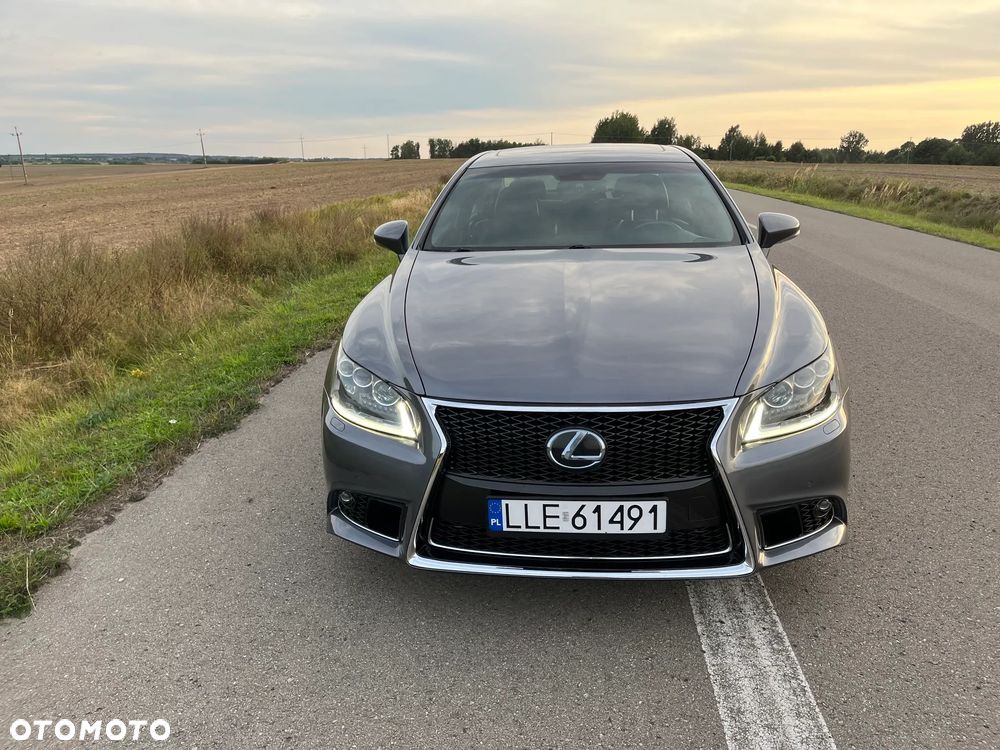 Lexus LS 460 F Sport - 3