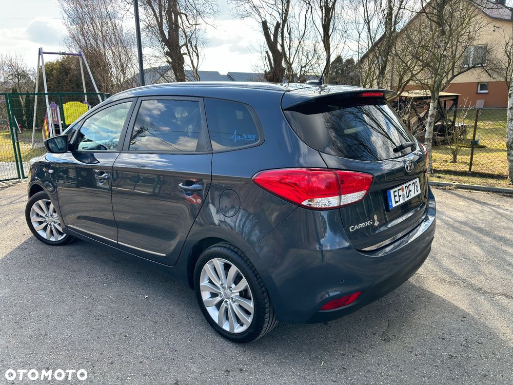 Kia Carens 1.6 GDI UEFA EURO 2016 - 5