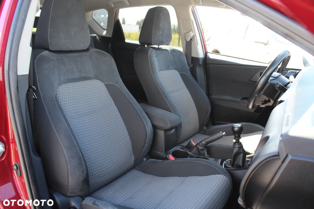 Toyota Auris 1.6 Premium Comfort - 27