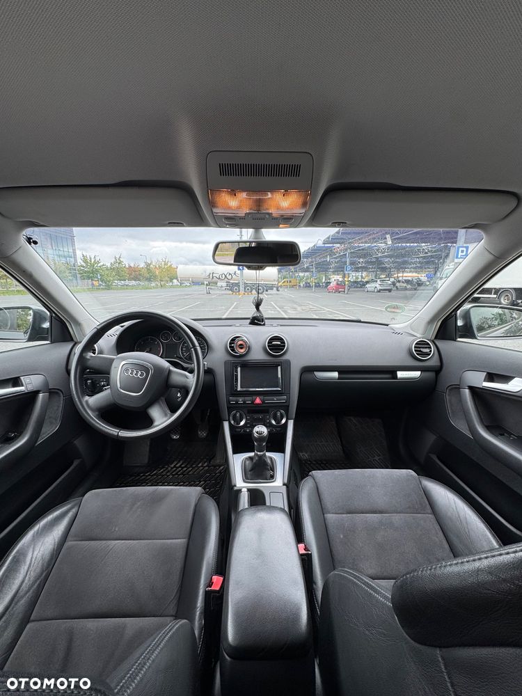 Audi A3 Sportback 2.0 TDI DPF quattro Ambition - 9