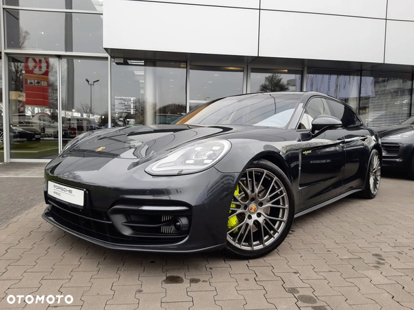 Porsche Panamera 4 E-Hybrid Platinum Edition