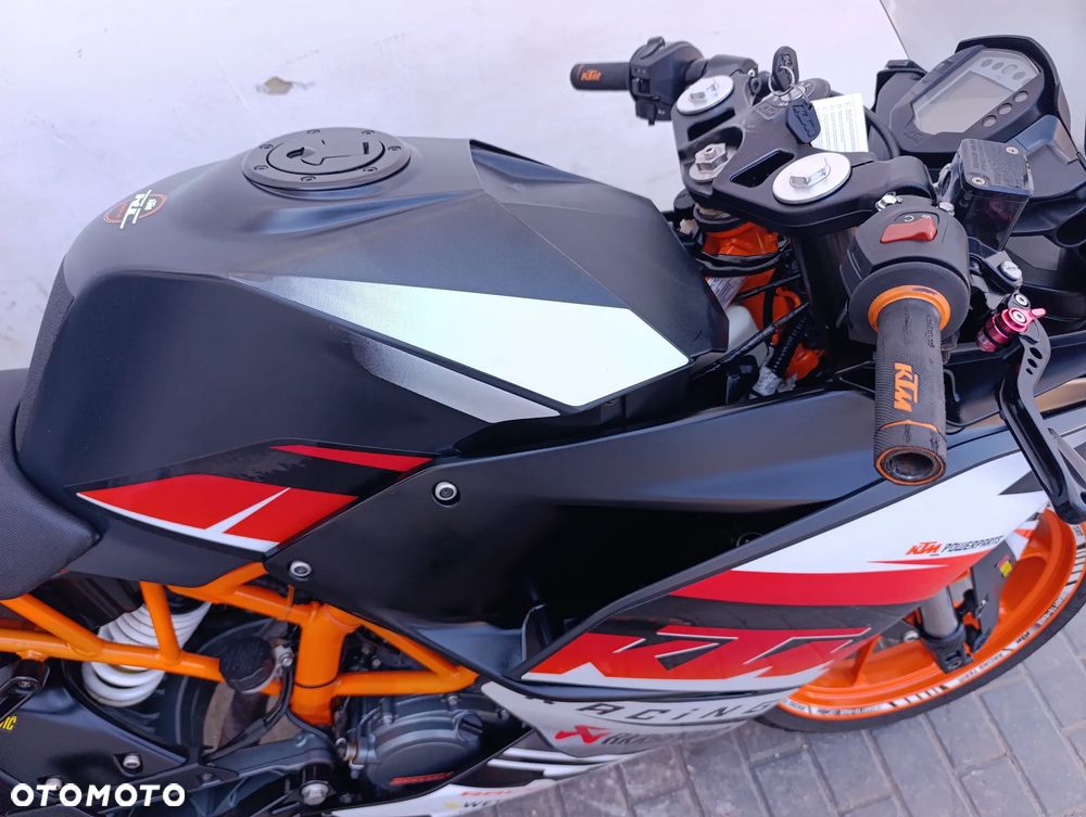 KTM RC 125 - 26