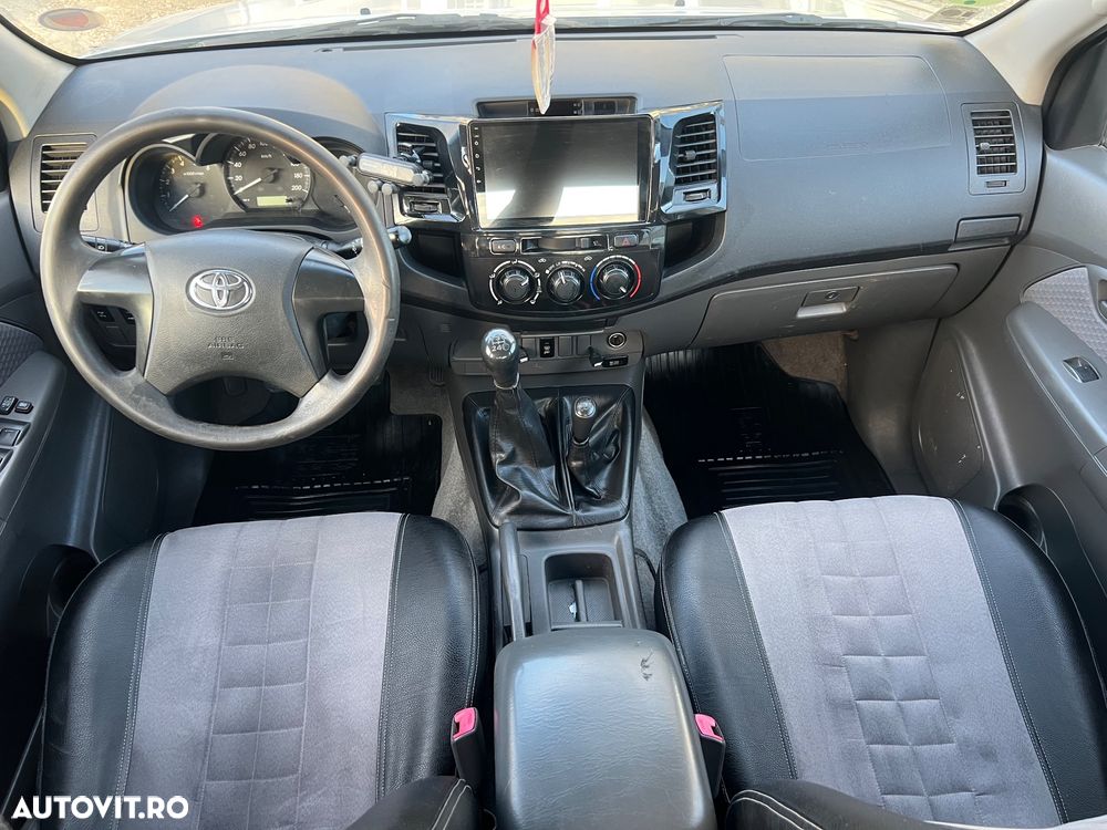 Toyota Hilux 4x4 Cabina Dubla Comfort - 14