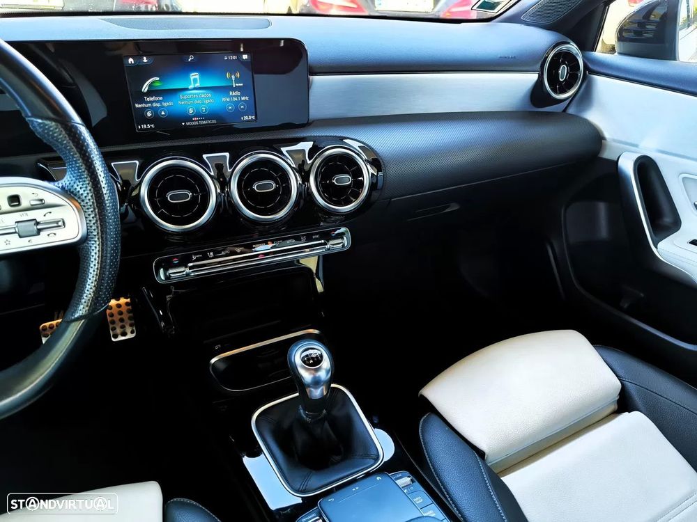 Mercedes-Benz A 180 Limousine d AMG Line - 28