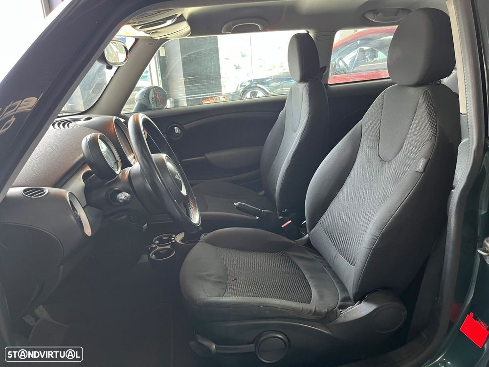 MINI 3 Portas Cooper D - 9