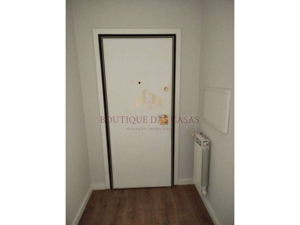 Apartamento T2+1 com garagem Box - Valadares - Grande imagem: 2/23