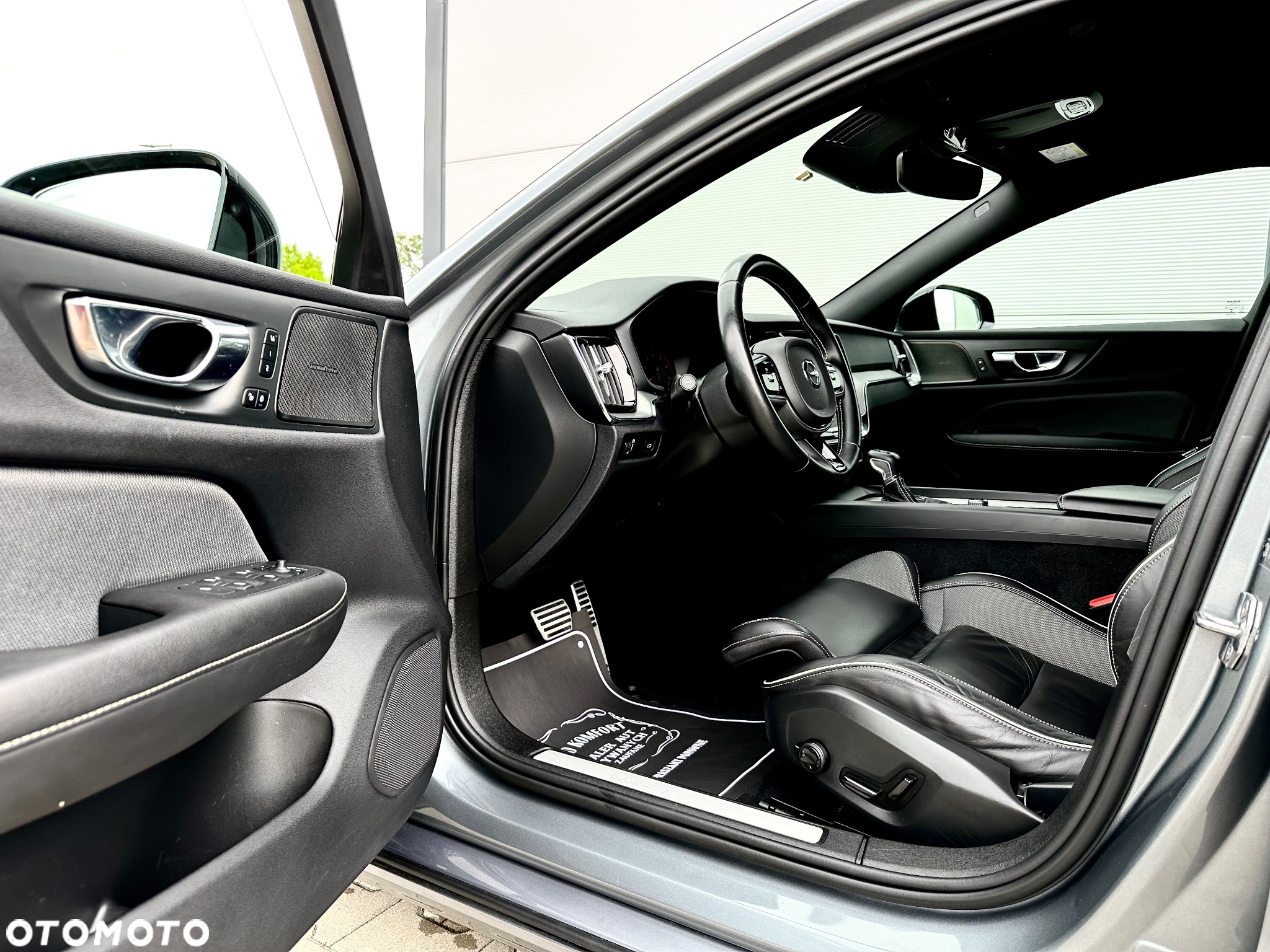 Volvo S60 T5 R-Design - 23