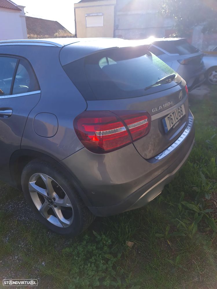 Mercedes-Benz GLA 180 d Urban Aut. - 6