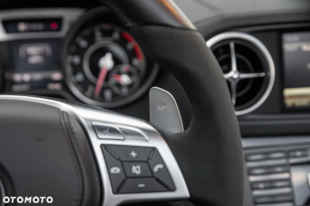 Mercedes-Benz SL 63 AMG AMG Speedshift MCT 7-Gang Sportgetriebe AMG Performance Package - 19