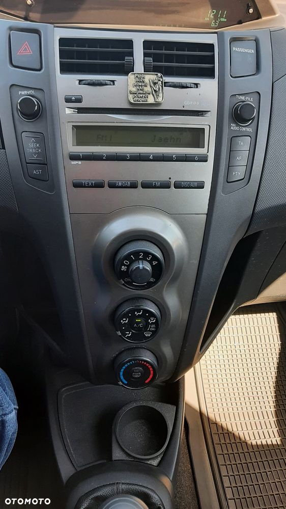 Toyota Yaris 1.0 Luna A/C - 22