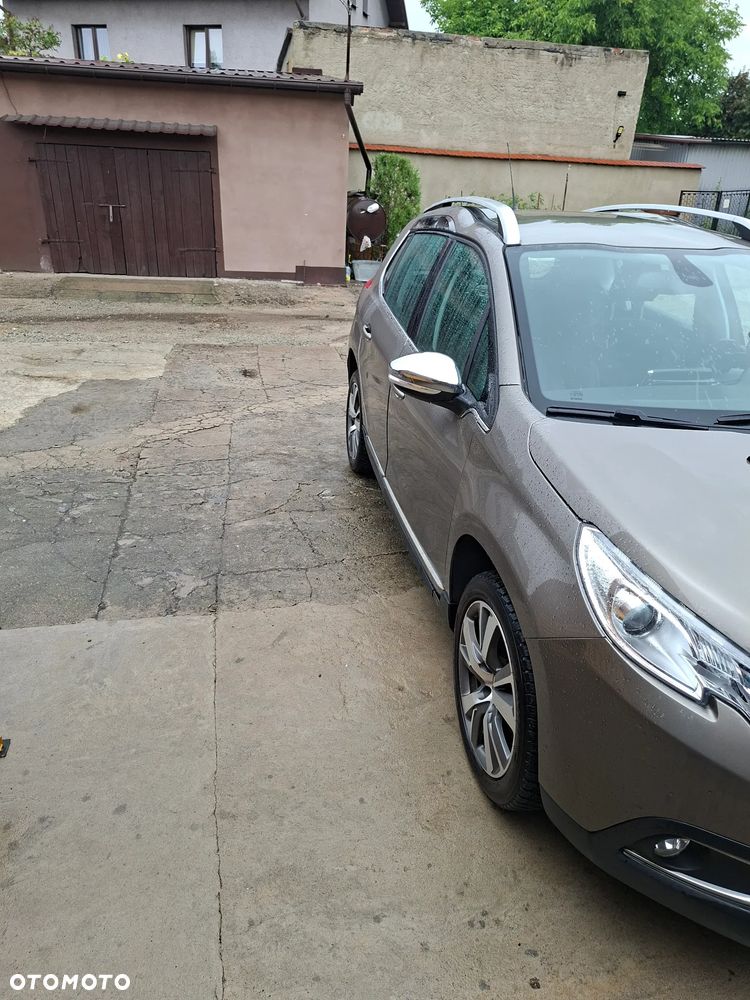Peugeot 2008 1.6 e-HDi Allure S&S - 3