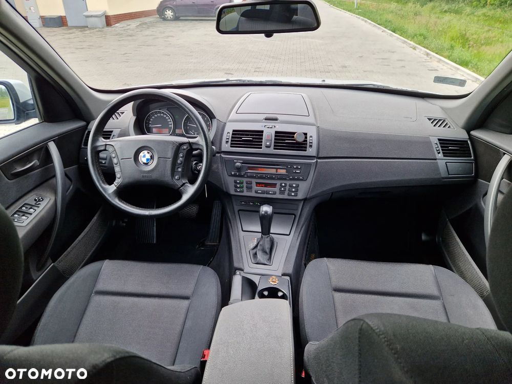 BMW X3 2.5i - 9
