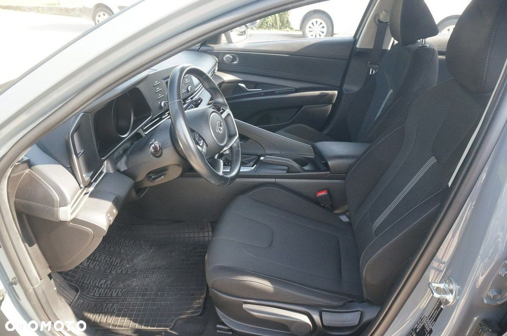 Hyundai Elantra 1.6 Modern CVT - 20