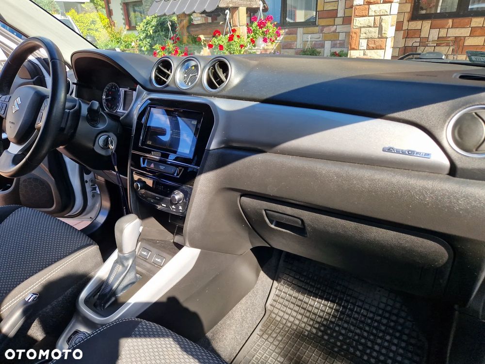 Suzuki Vitara 1.6 Premium 4WD - 24