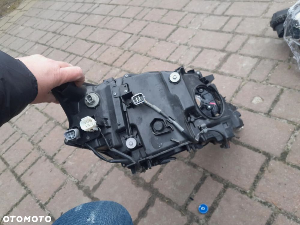 Lampa Przód Lexus RX450H, 12-15R LIFT, lewa,prawa uszkodzona na części - 6