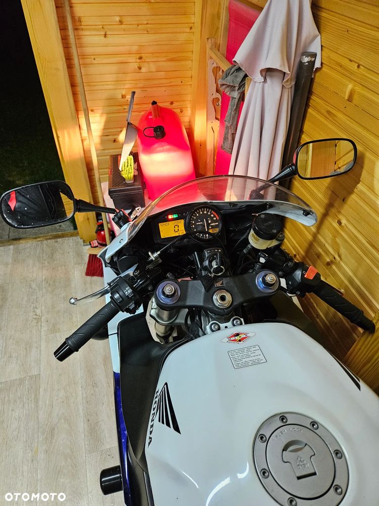 Honda CBR - 22