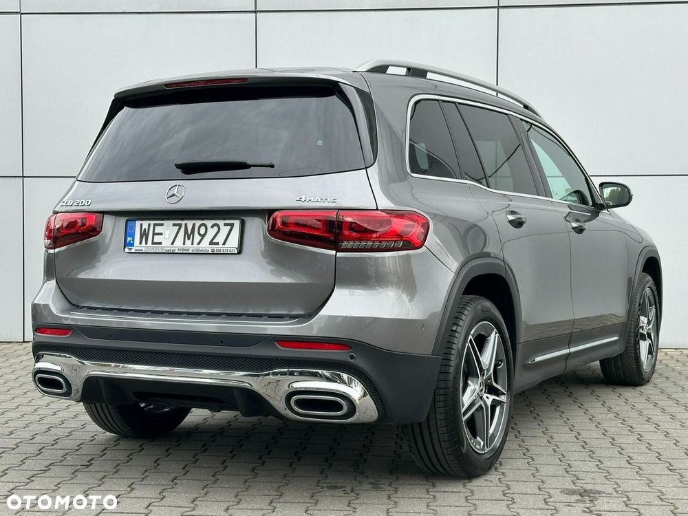 Mercedes-Benz GLB 200 4-Matic AMG Line 8G-DCT - 8