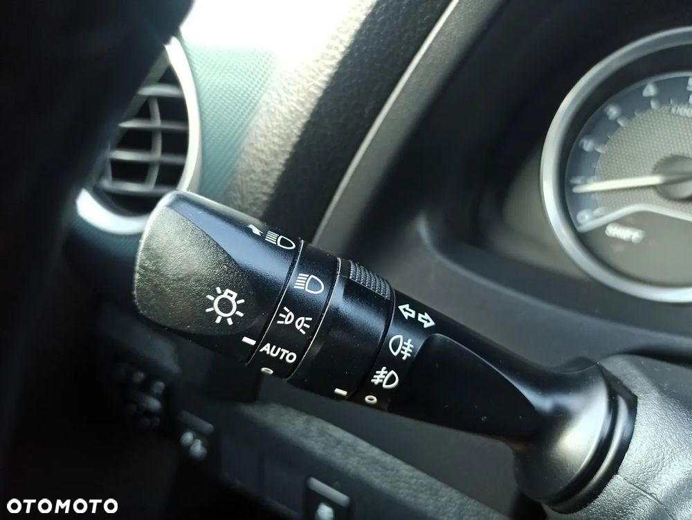 Toyota Auris 2.0 D-4D Executive - 36