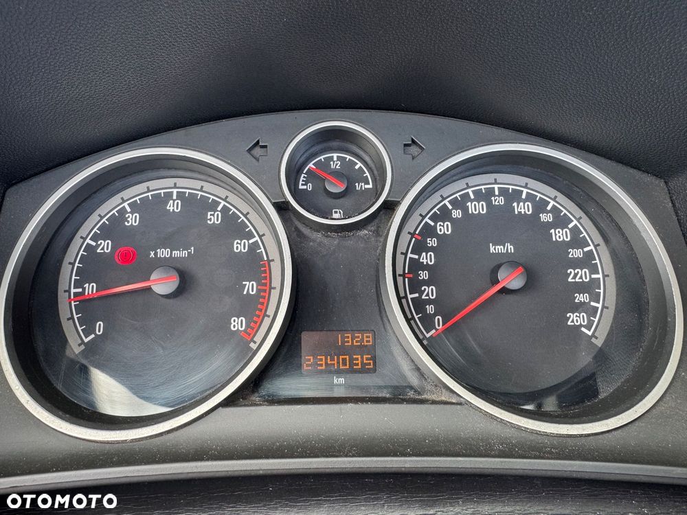 Opel Astra 2.0 T Cosmo - 9