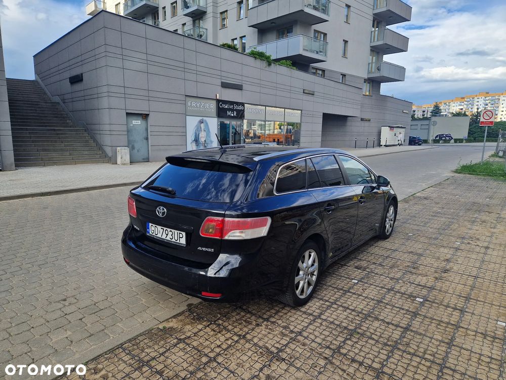 Toyota Avensis 2.2 D-4D Prestige Gold - 4