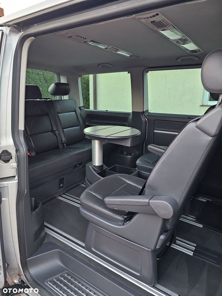 Volkswagen Multivan 2010 photo 5