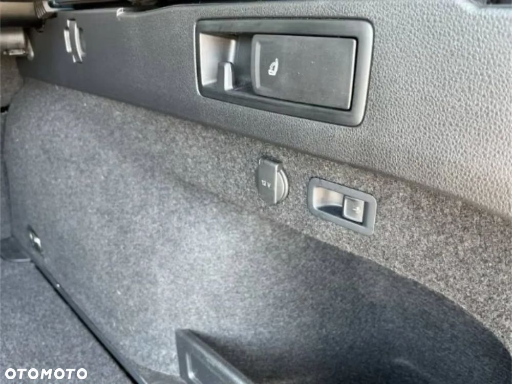 Volkswagen Passat 2.0 TDI SCR Style DSG - 18