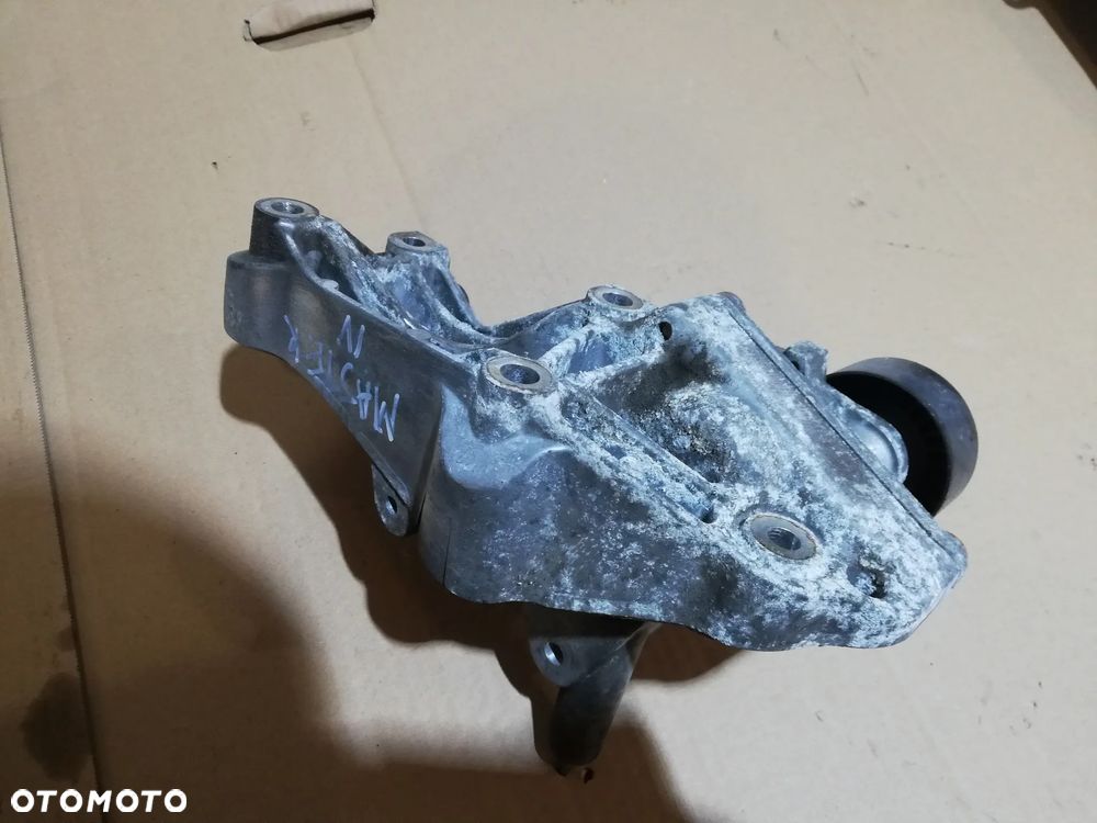 ŁAPA PODSTAWA ALTERNATORA MASTER III IV 2.3 DCI 117102273r - 2
