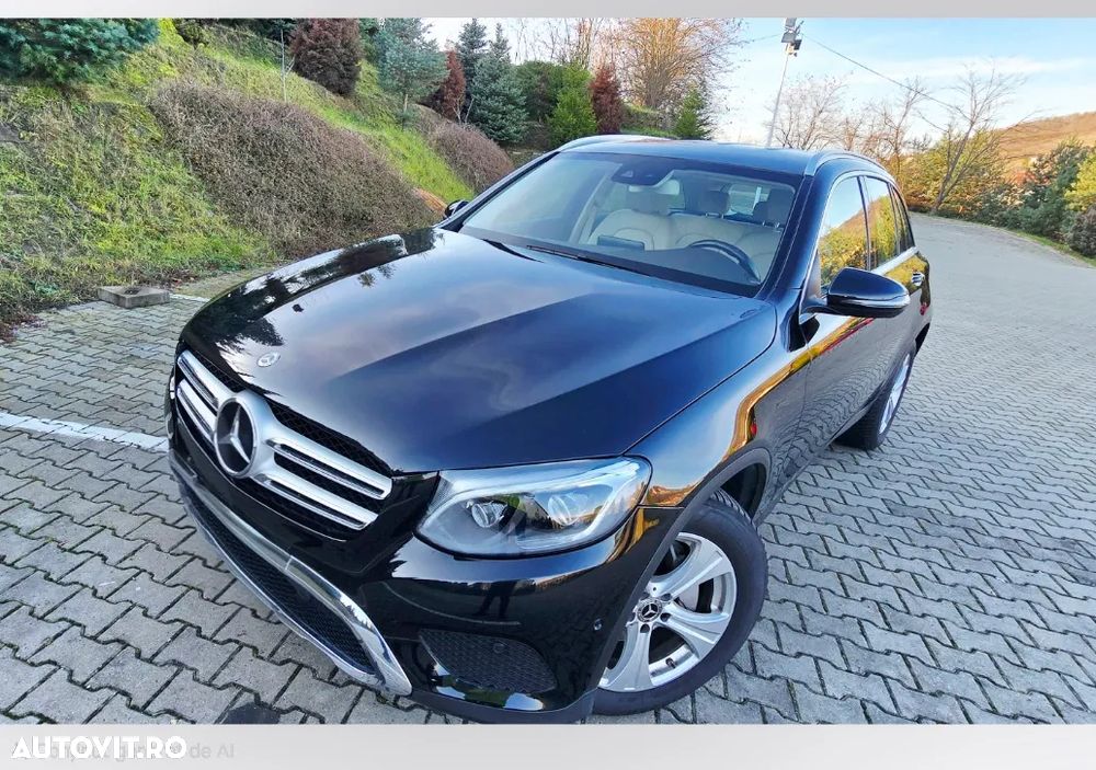 Mercedes-Benz GLC - 32