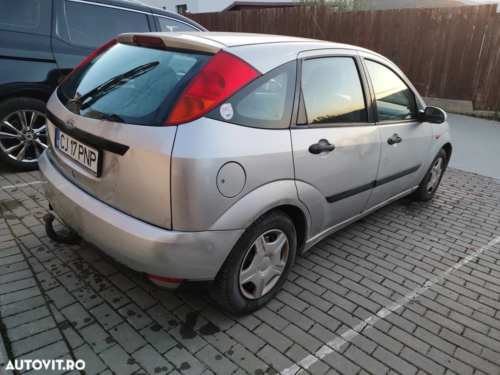Ford Focus ver-1-6-16v-ambiente - 5