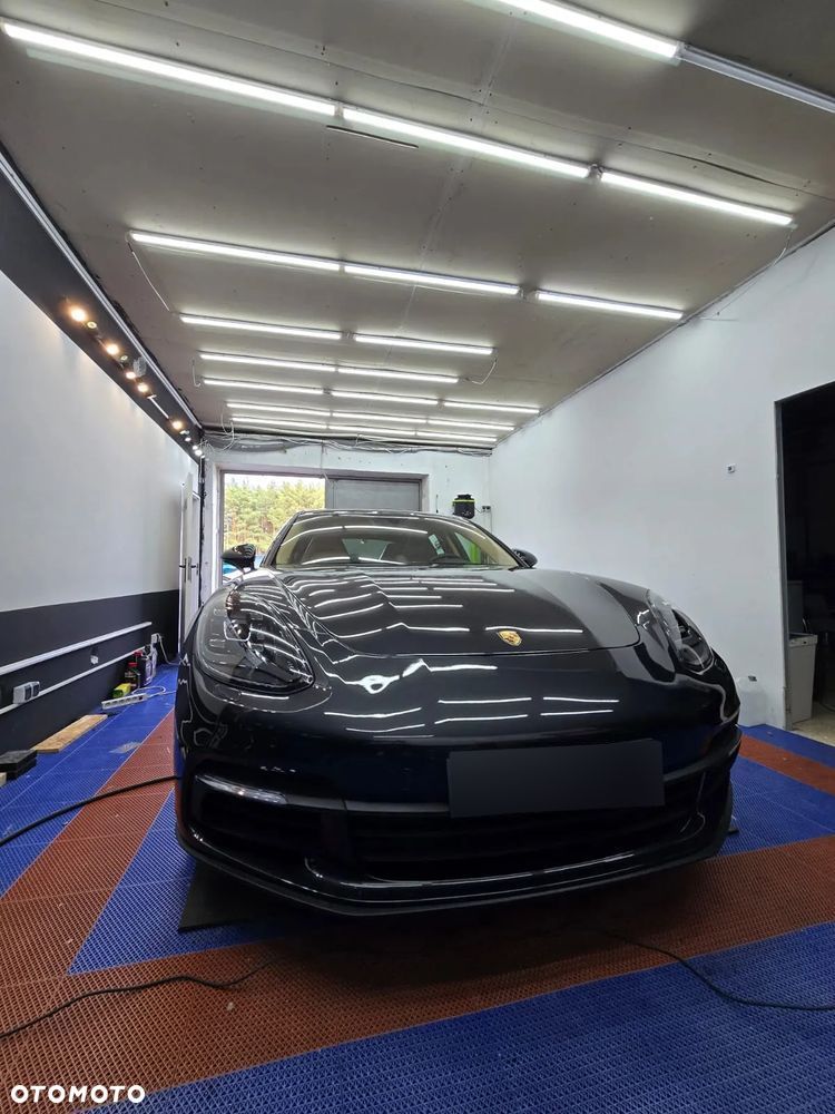 Porsche Panamera 4 - 11