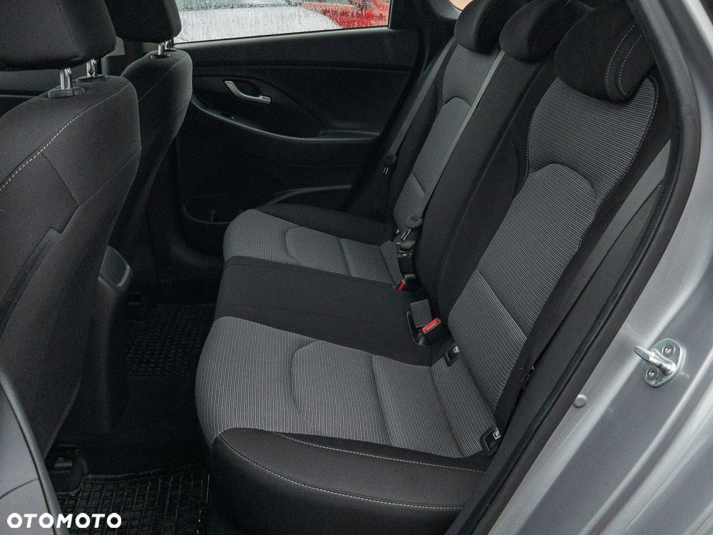 Hyundai i30 1.5 DPI Modern - 24