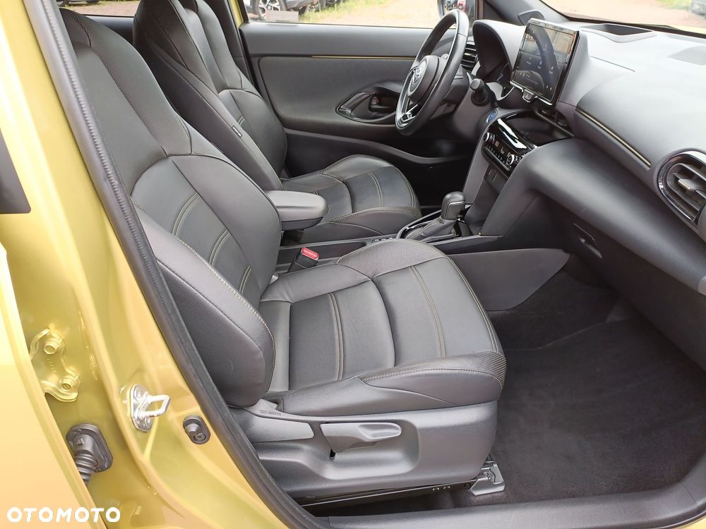 Toyota Yaris Cross Hybrid 1.5 Premiere Edition - 11