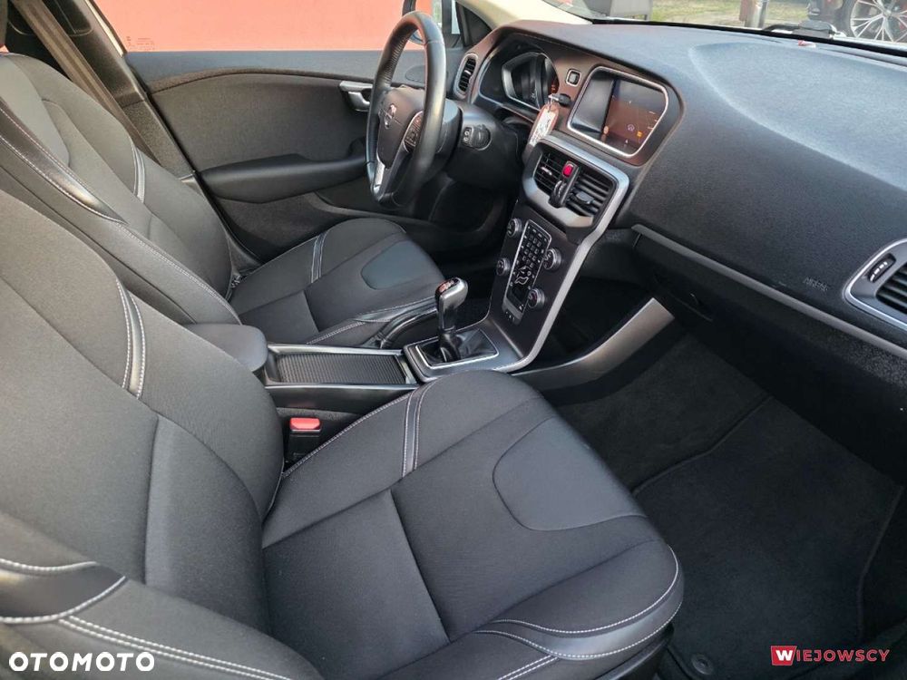 Volvo V40 - 18