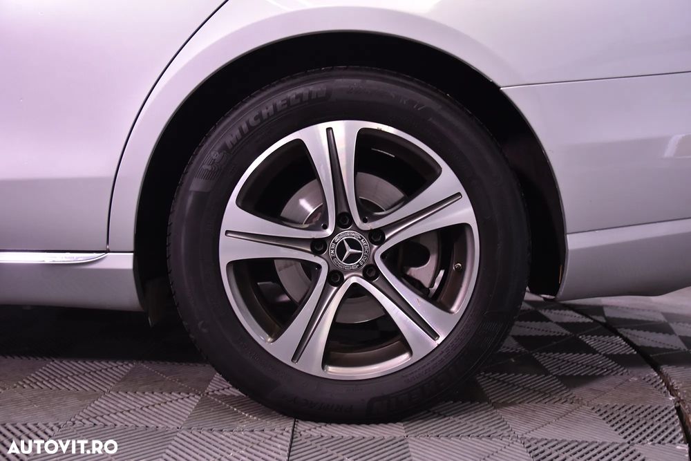 Mercedes-Benz E 200 d Aut. - 13
