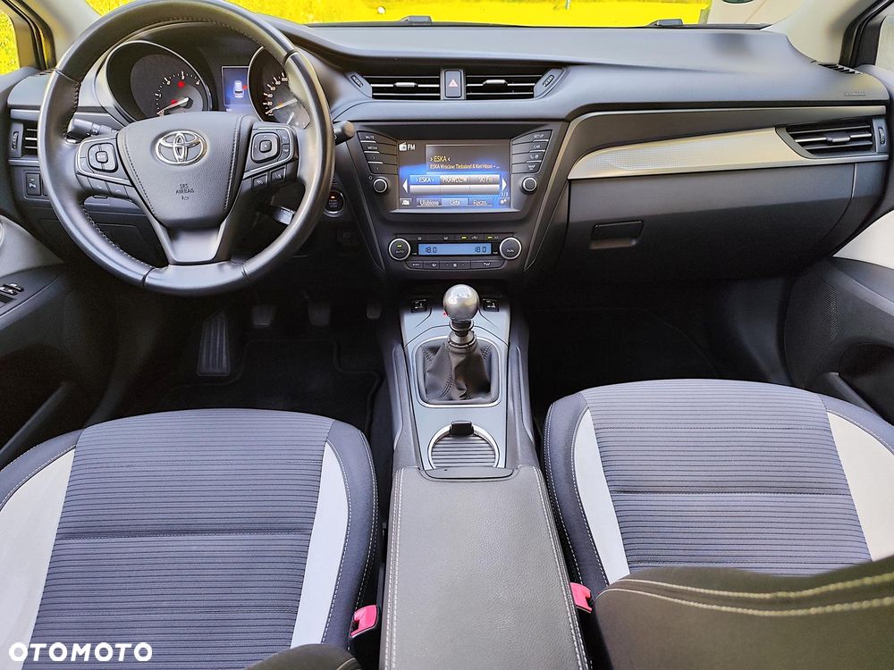 Toyota Avensis - 22