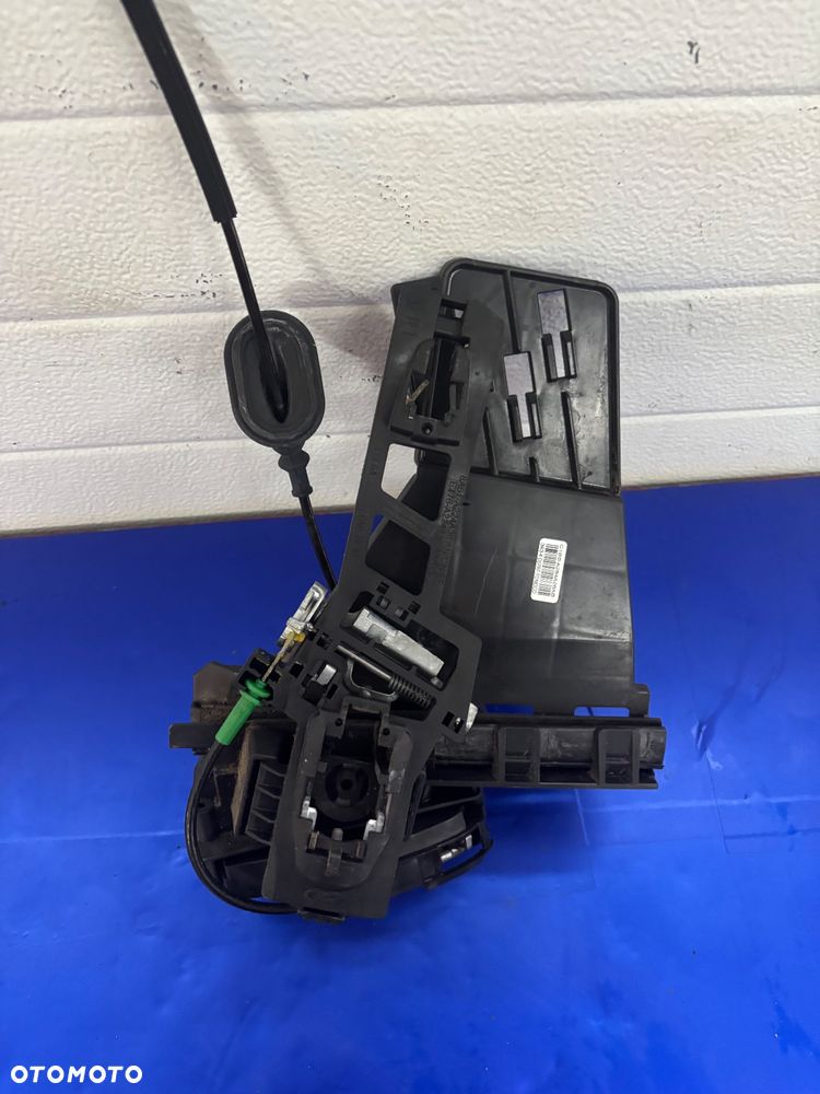 FORD FIESTA MK7 ZAMEK PRAWY TYL 5D LIFT 4 PIN - 2