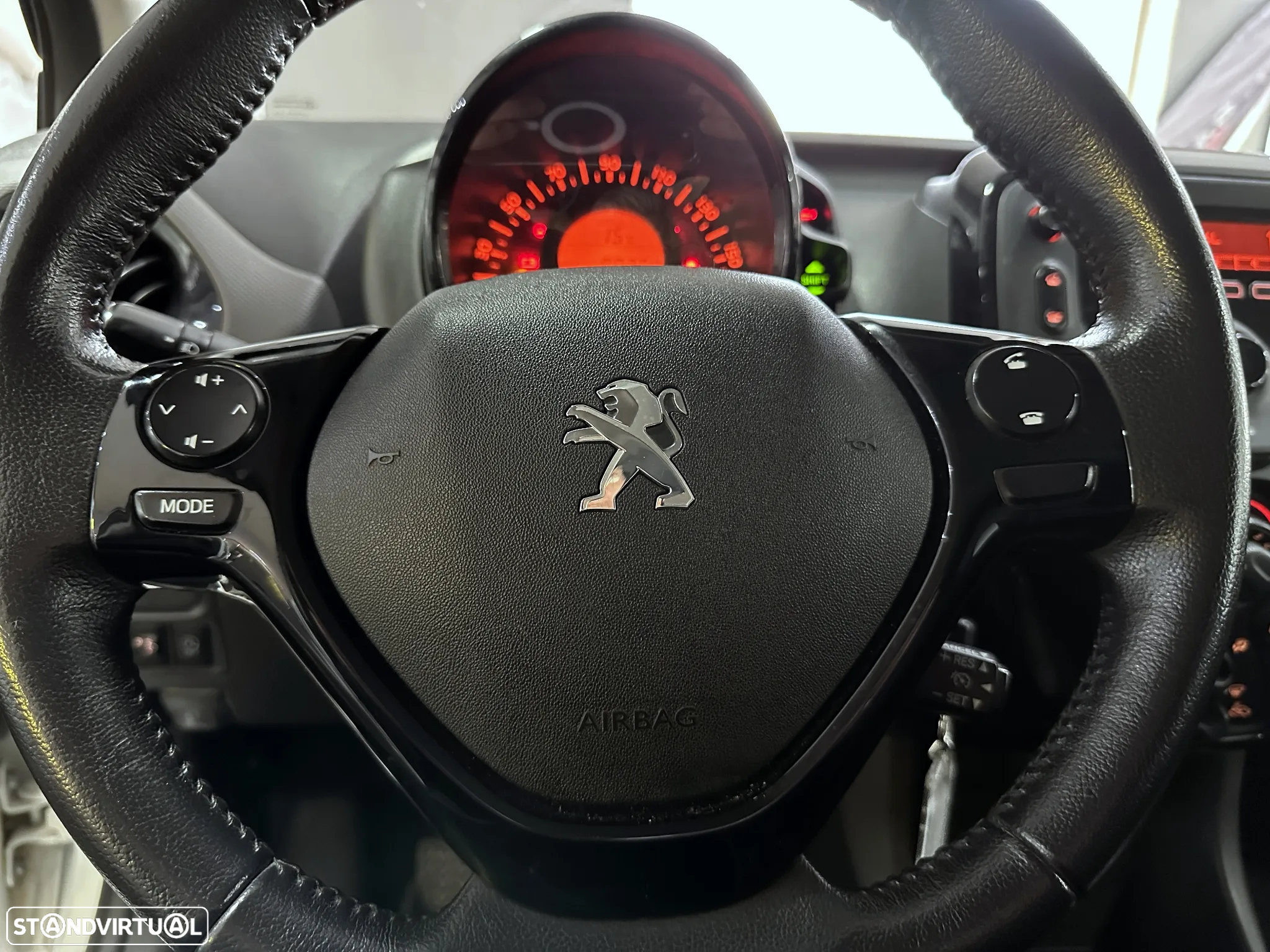 Peugeot 108 Top! 1.0 VTi Style - 23