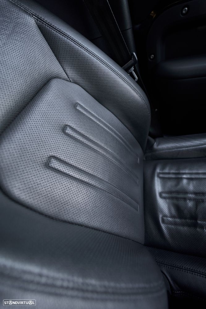 Land Rover Defender 110 P400e SE - 45