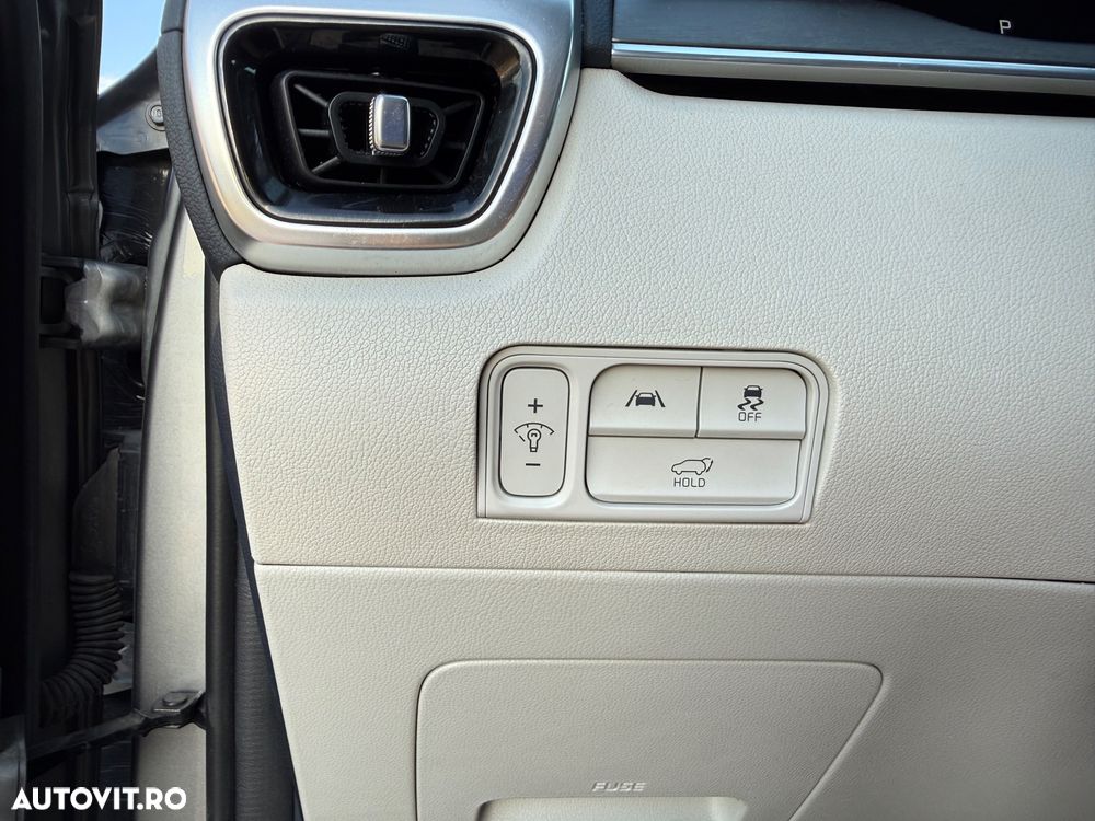 Kia Sorento 1.6 T-GDI HEV 6AT 4x2 7P Premium - 13