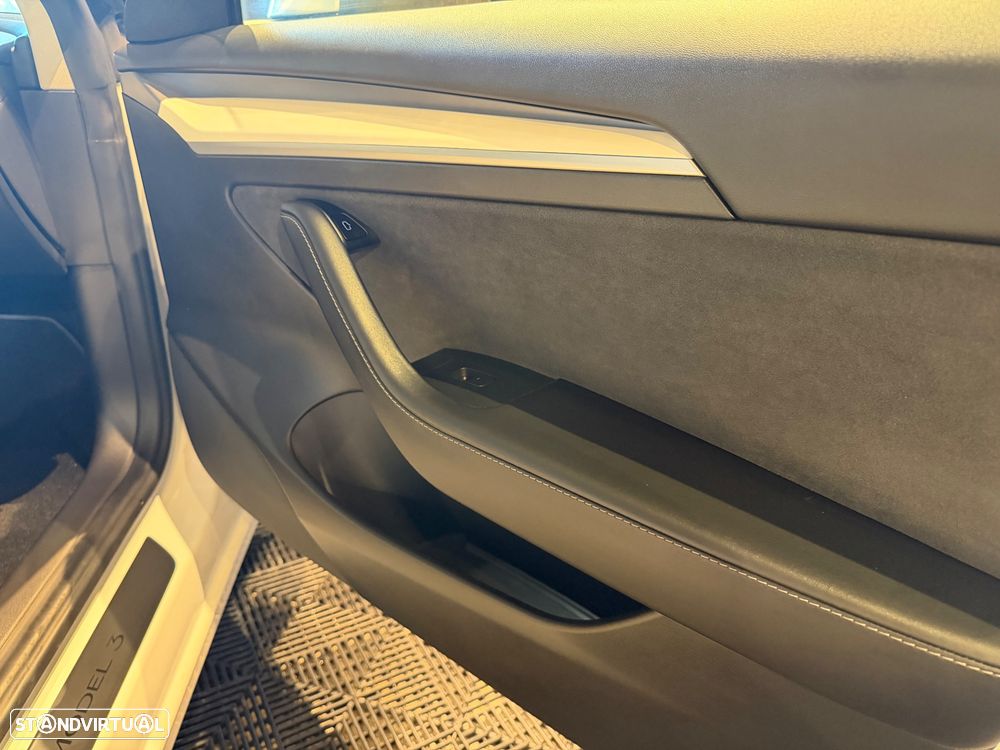 Tesla Model 3 Performance Dual Motor AWD - 37