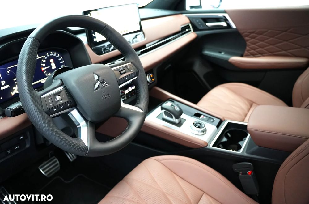 Mitsubishi Outlander - 8