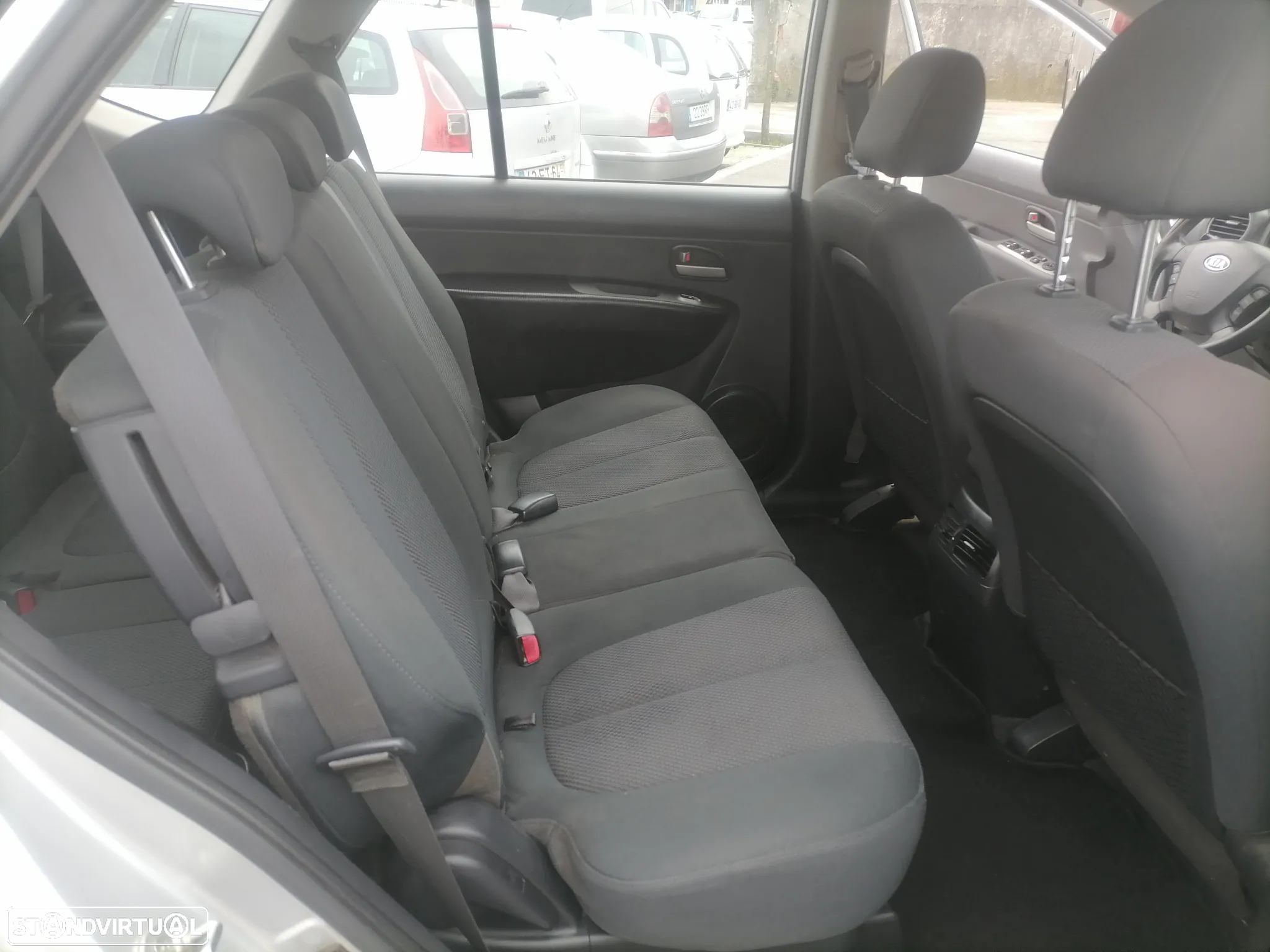 Kia Carens 2.0 CRDi EX - 8