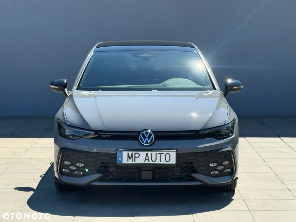 Volkswagen Golf - 2