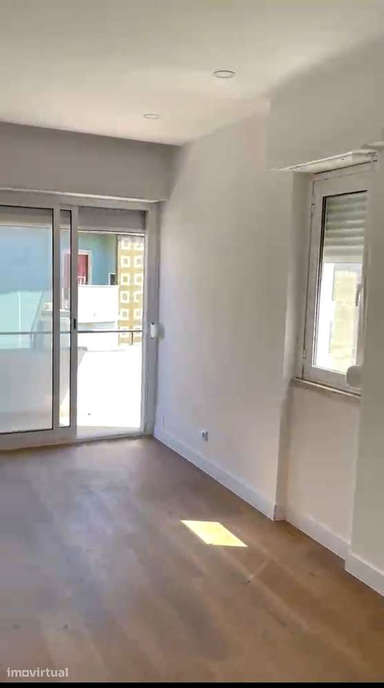 Venda de Apartamento T1 (2 assoalhadas) a Estrear, Apelação, Loures. - Grande imagem: 2/12